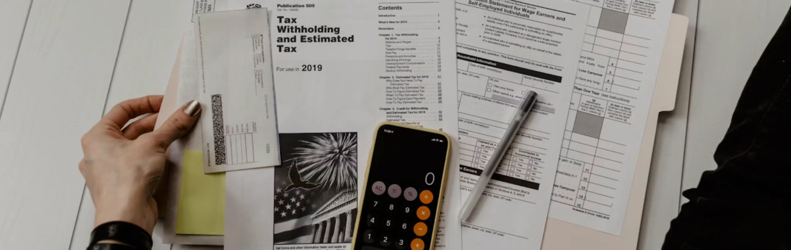 How to Calculate Taxes as an Independent Stylist