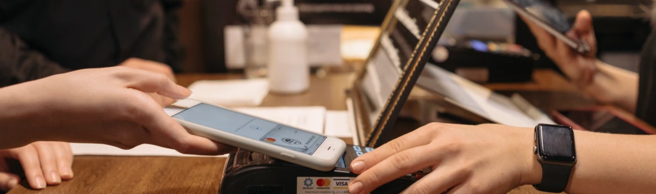 How to Accept Payments on Location as a Mobile Beauty Pro